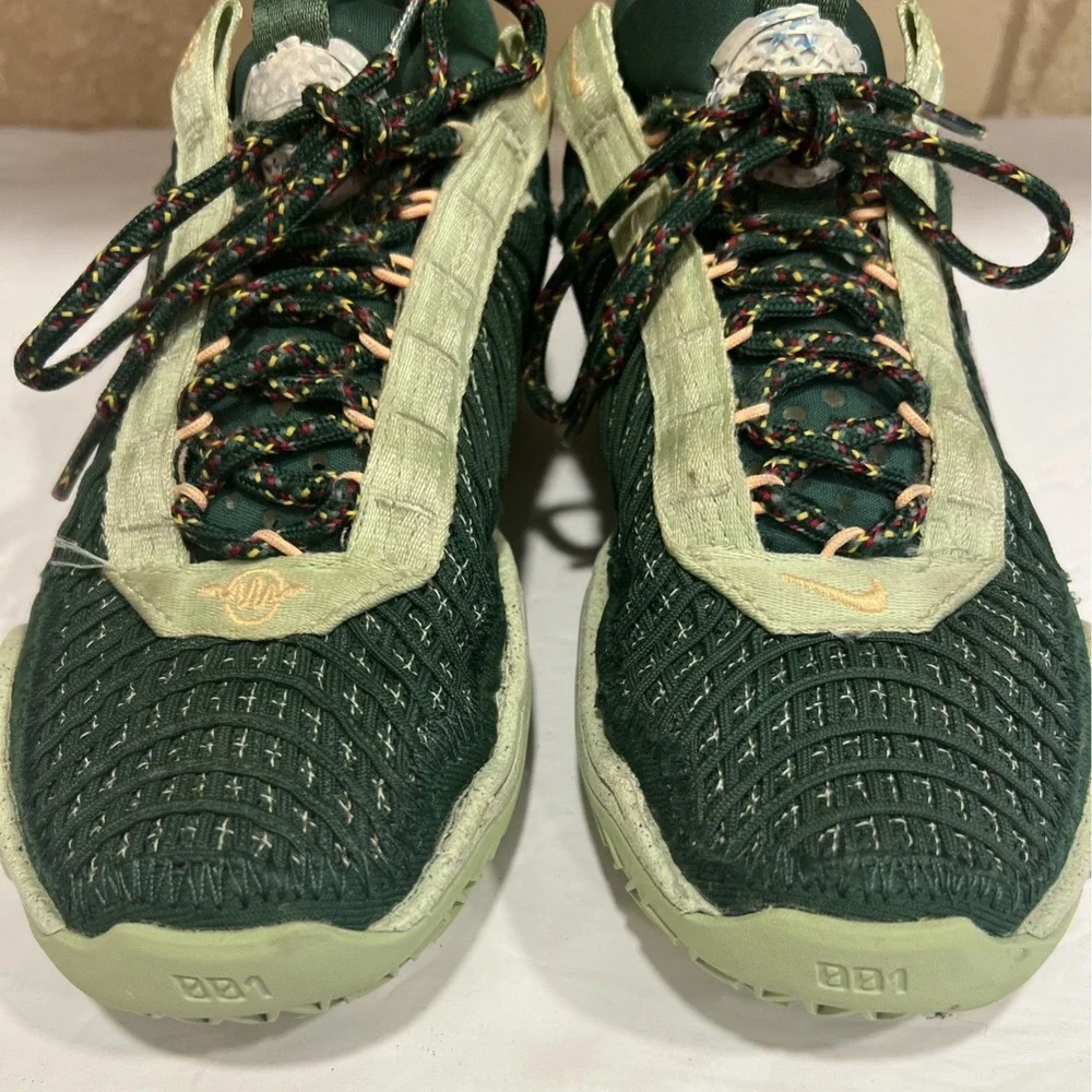 Nike Cosmic Unity TB Gorge Green Honeydew Team Bank DM4426 300 Size 5 Sneakers